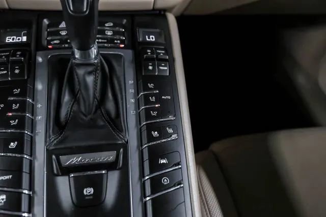 Used 2019 Porsche Macan S AWD/4WD image 32