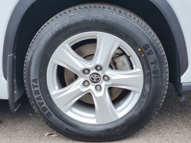 Used 2023 Toyota Highlander L FWD image 8