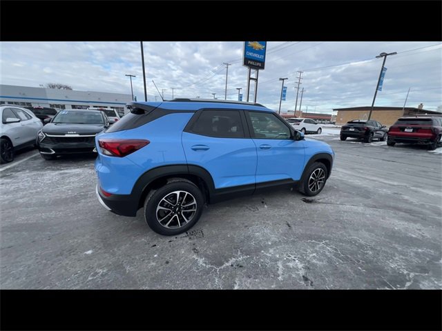 Used 2024 Chevrolet TrailBlazer LT w/ LT Cold Weather Package image 8