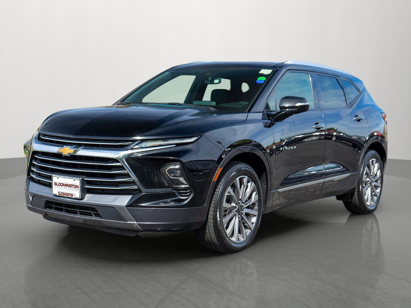 Used 2024 Chevrolet Blazer Premier AWD/4WD image 3