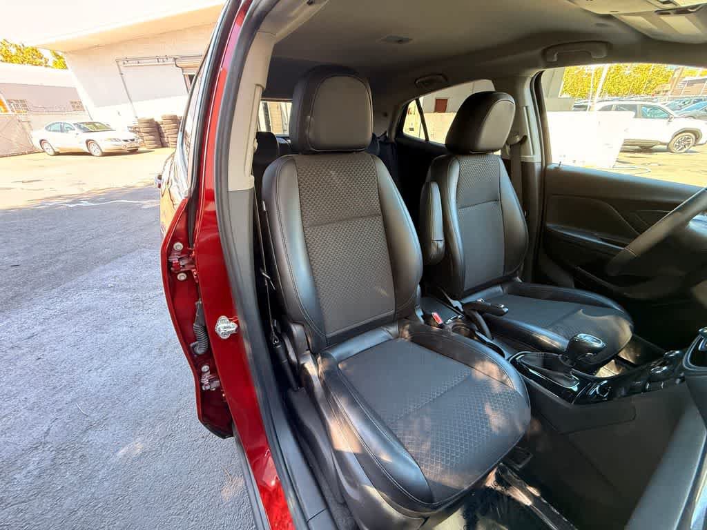 Used 2021 Buick Encore Preferred w/ Safety Package AWD/4WD image 14