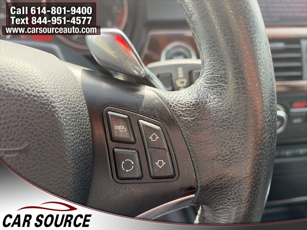 Used 2010 BMW 335i Convertible image 11