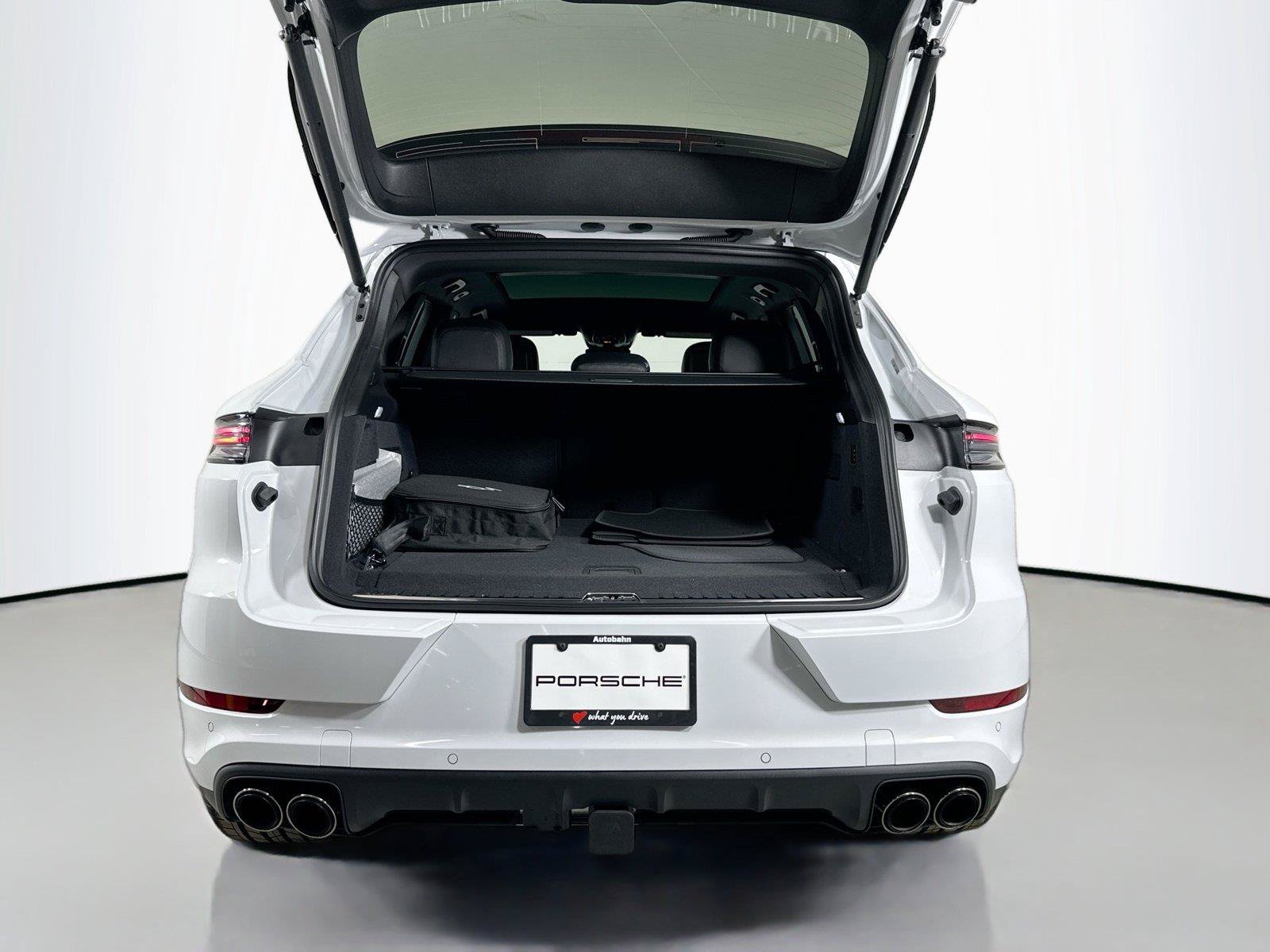 Used 2026 Porsche Cayenne S AWD/4WD image 36
