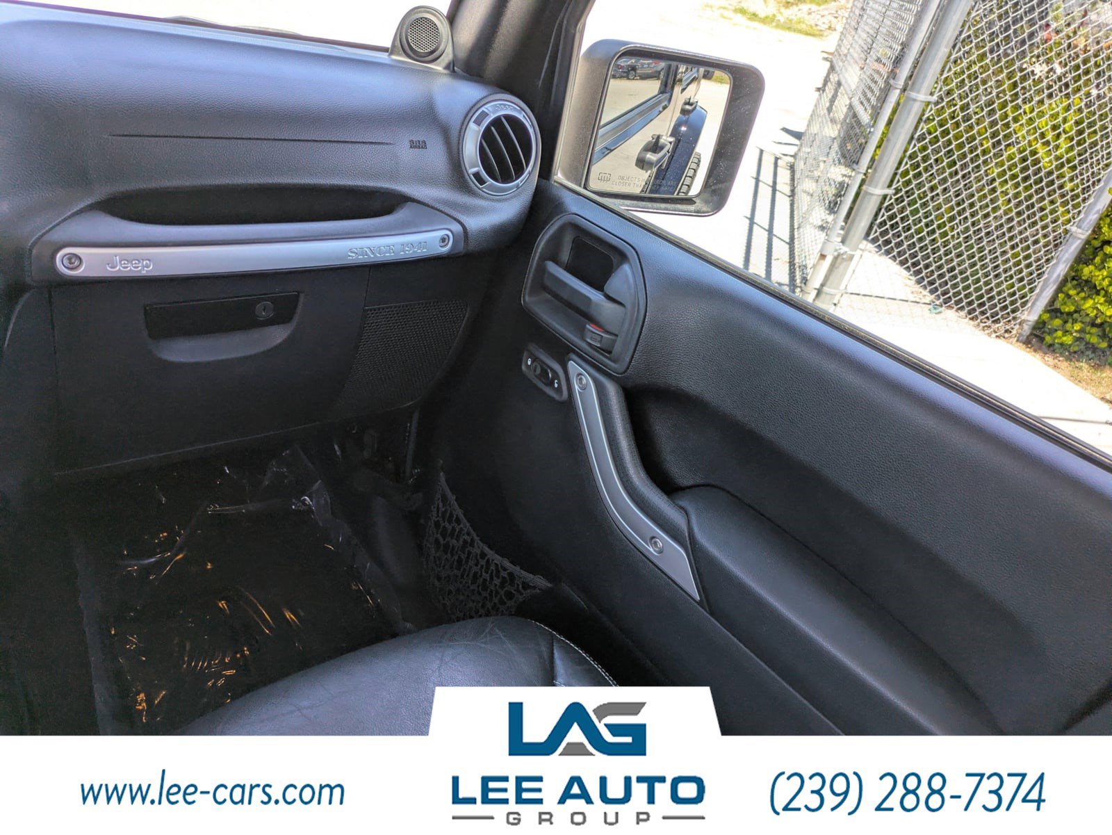 Used 2014 Jeep Wrangler Unlimited Sahara w/ Dual Top Group AWD/4WD image 14