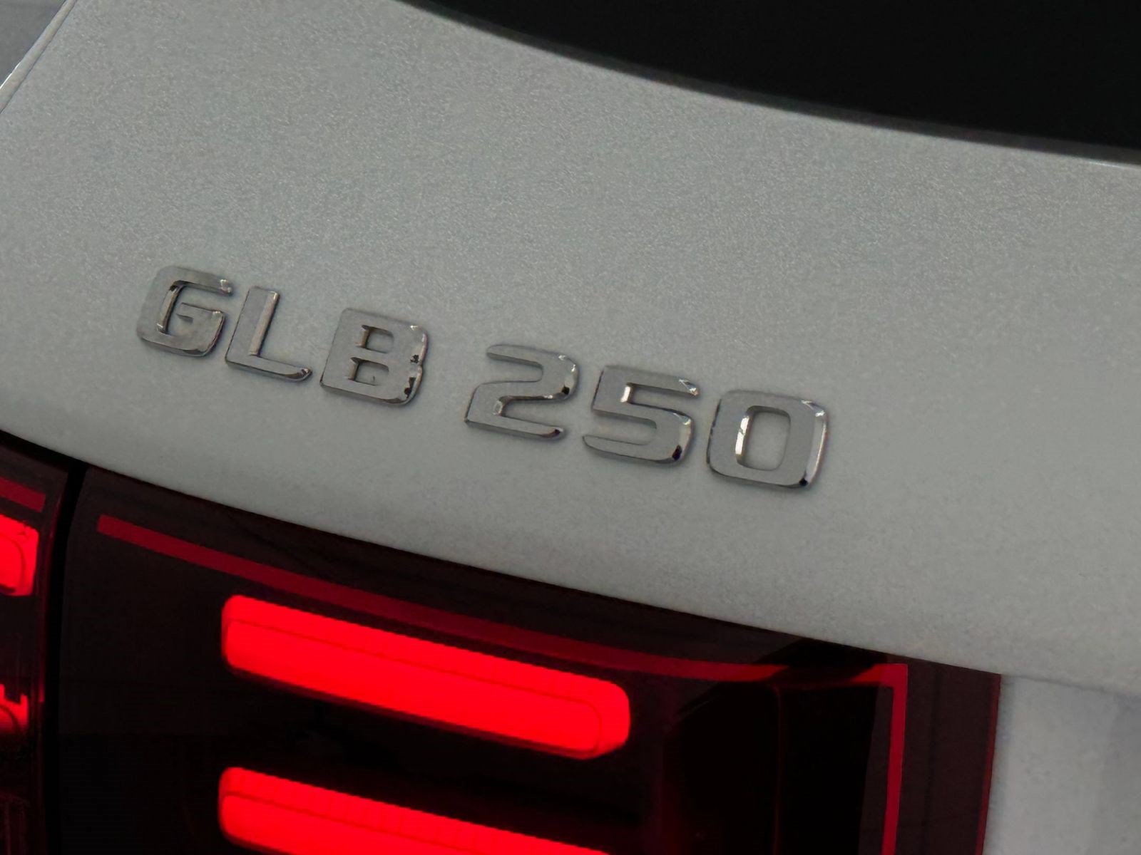 Used 2026 Mercedes-Benz GLB 250 image 24