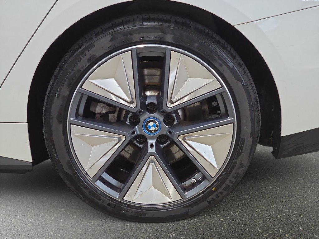 Certified 2023 BMW i4 eDrive40 w/ Premium Package RWD image 32