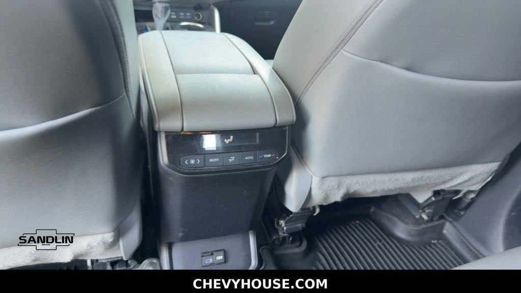 Used 2022 Toyota Highlander XLE FWD image 94