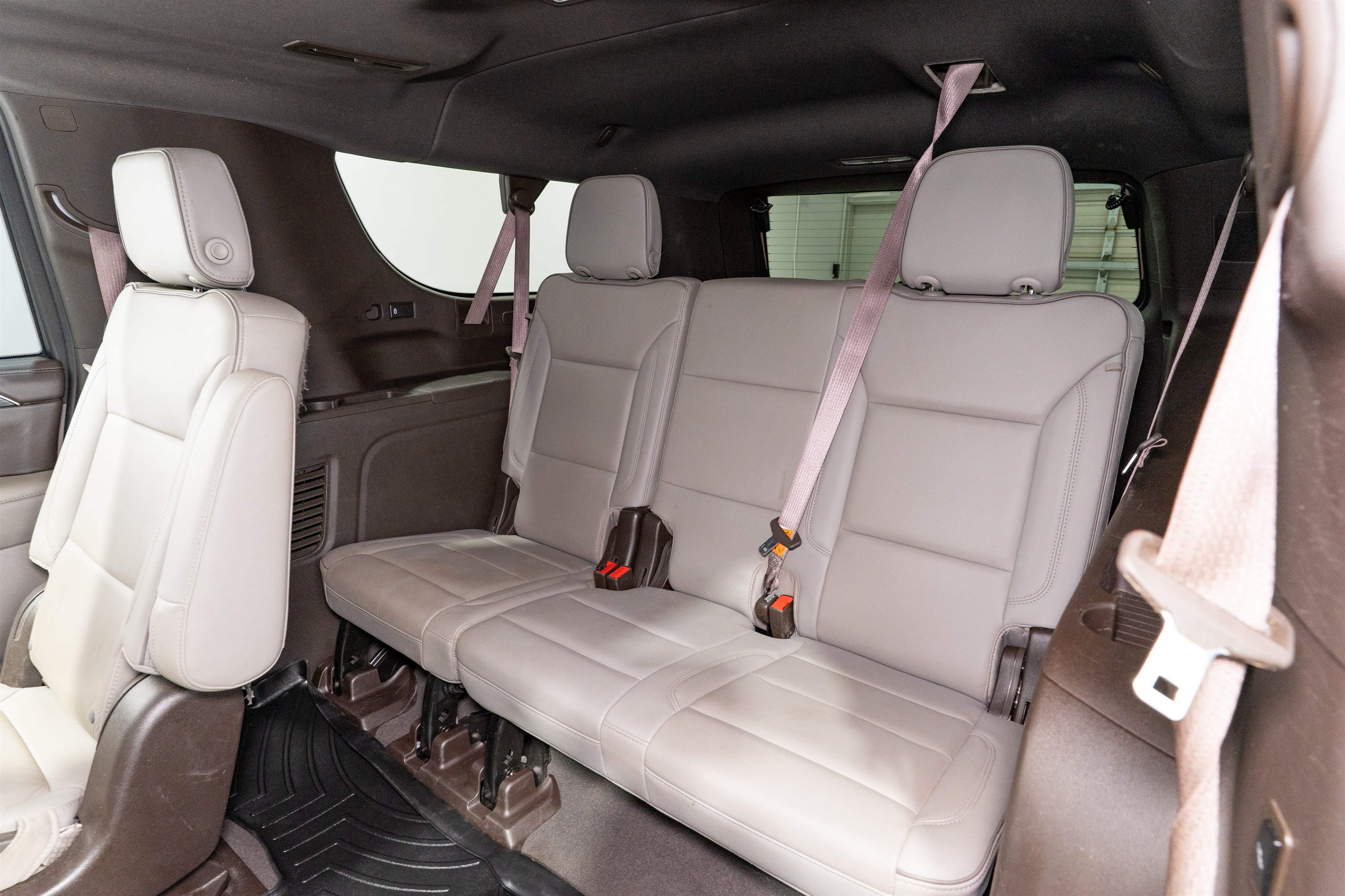 Used 2022 GMC Yukon XL SLT w/ SLT Premium Package RWD image 34