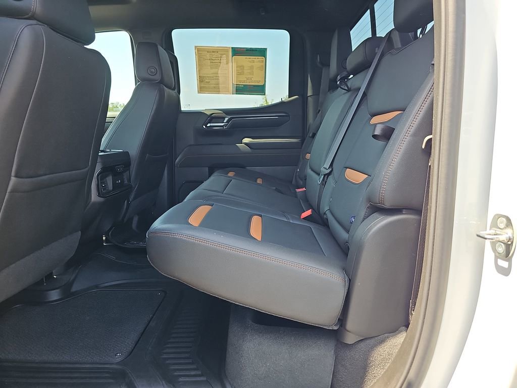 Used 2024 GMC Sierra 1500 AT4 w/ Technology Package image 17