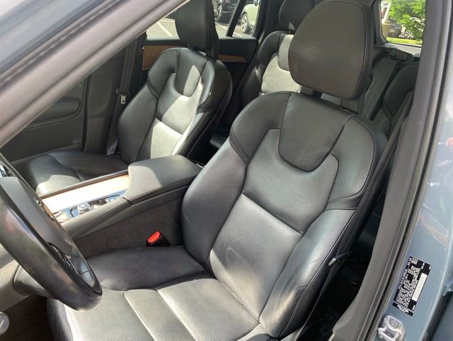 Used 2021 Volvo XC90 T6 Momentum w/ Advanced Package AWD/4WD image 14