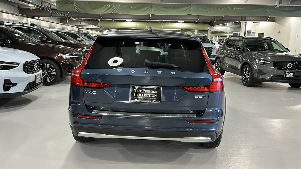 Used 2024 Volvo V60 B5 Cross Country Plus AWD/4WD image 5