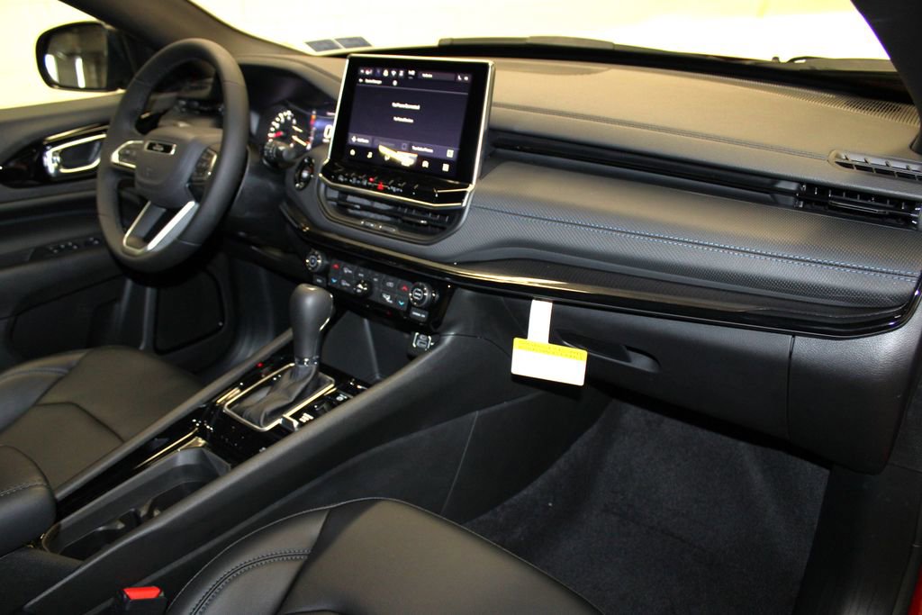 New 2026 Jeep Compass Limited image 25