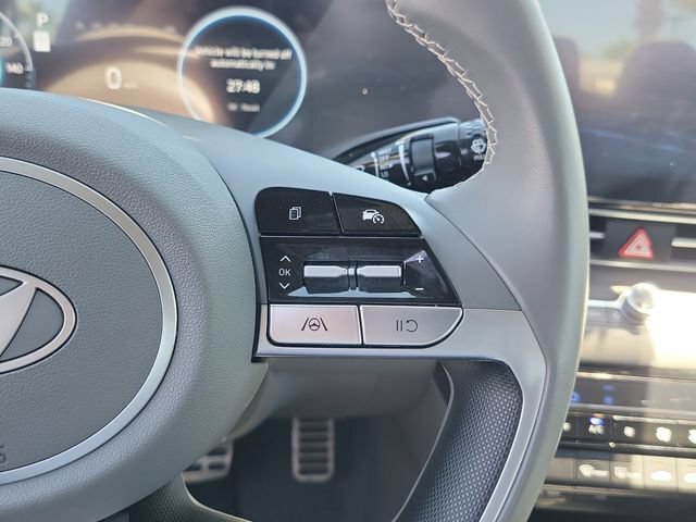 Certified 2025 Hyundai Elantra SEL FWD image 8