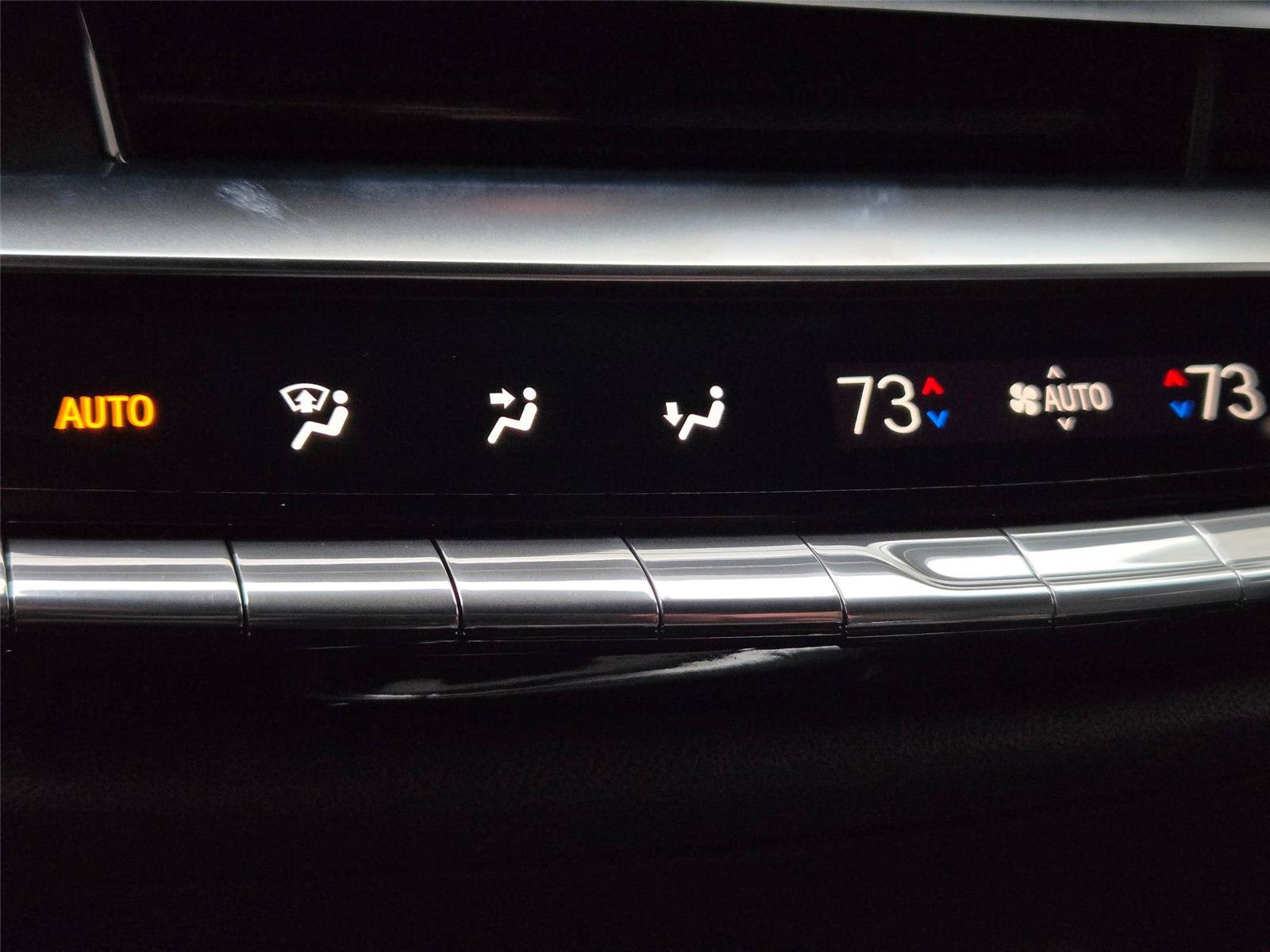 New 2026 Cadillac Lyriq Luxury w/ LPO, Floor Liner Package AWD/4WD image 22