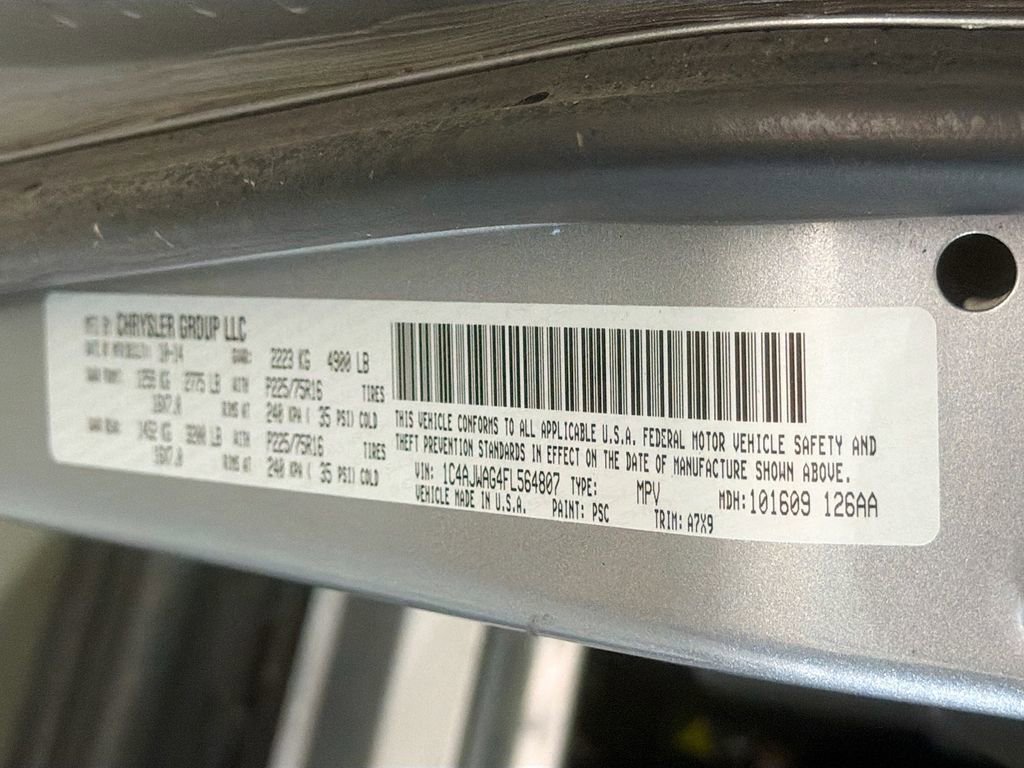 Used 2015 Jeep Wrangler Sport w/ Connectivity Group AWD/4WD image 31