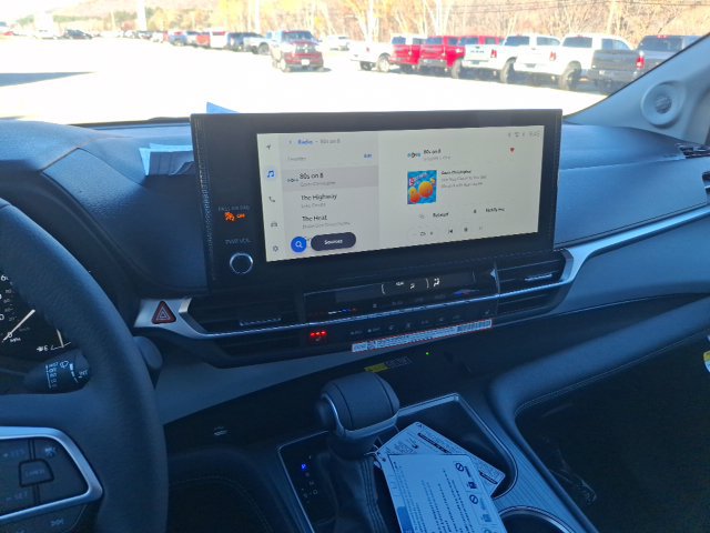 New 2026 Toyota Sienna XLE AWD/4WD image 18