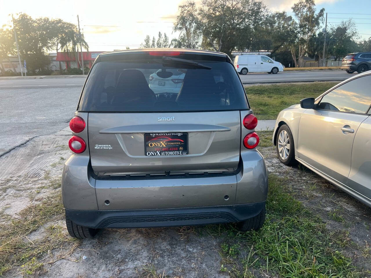 Used 2013 smart fortwo passion RWD image 5