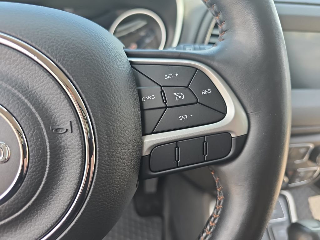 Used 2018 Jeep Compass Latitude w/ Popular Equipment Group AWD/4WD image 17