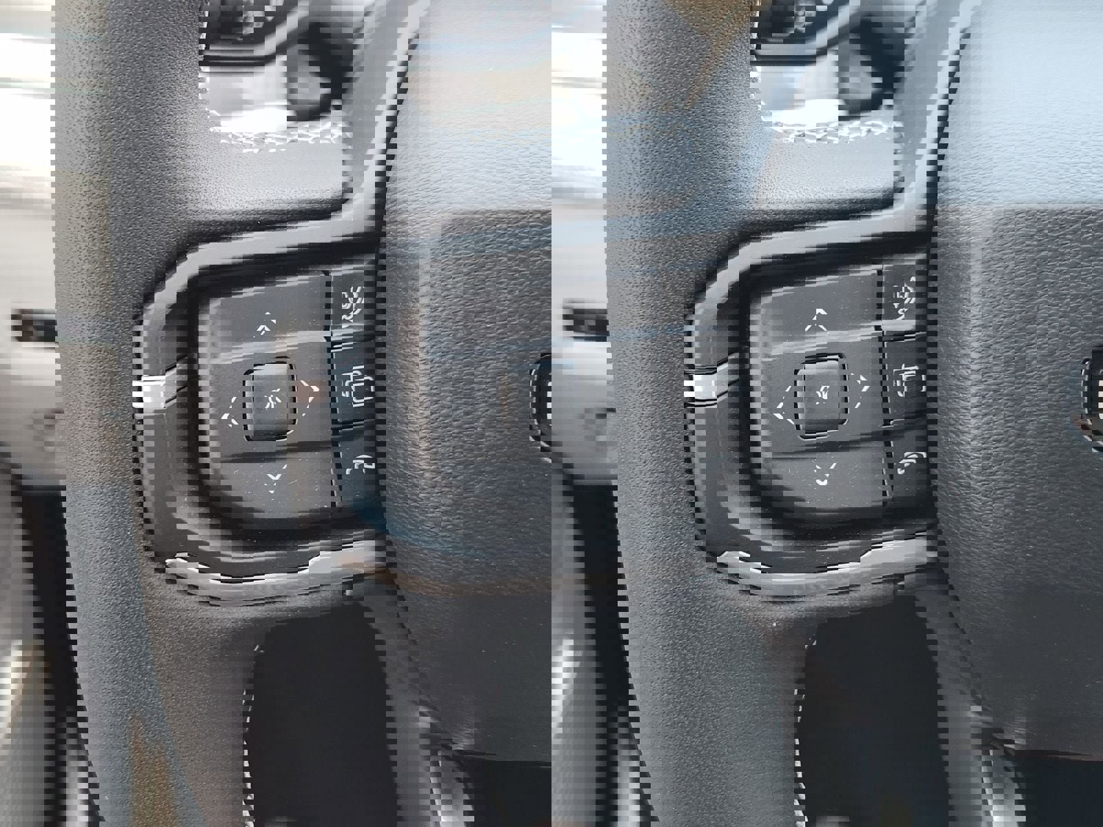 New 2026 Jeep Cherokee Laredo image 37