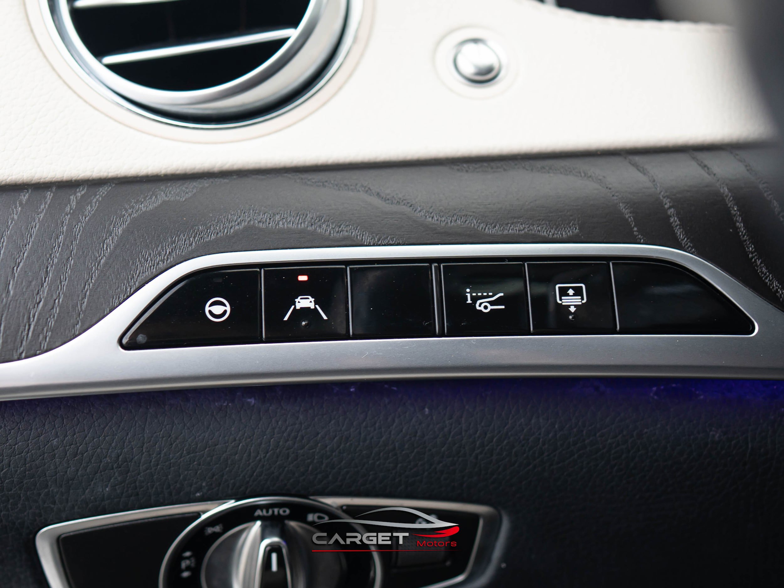 Used 2018 Mercedes-Benz S 560 Sedan image 38