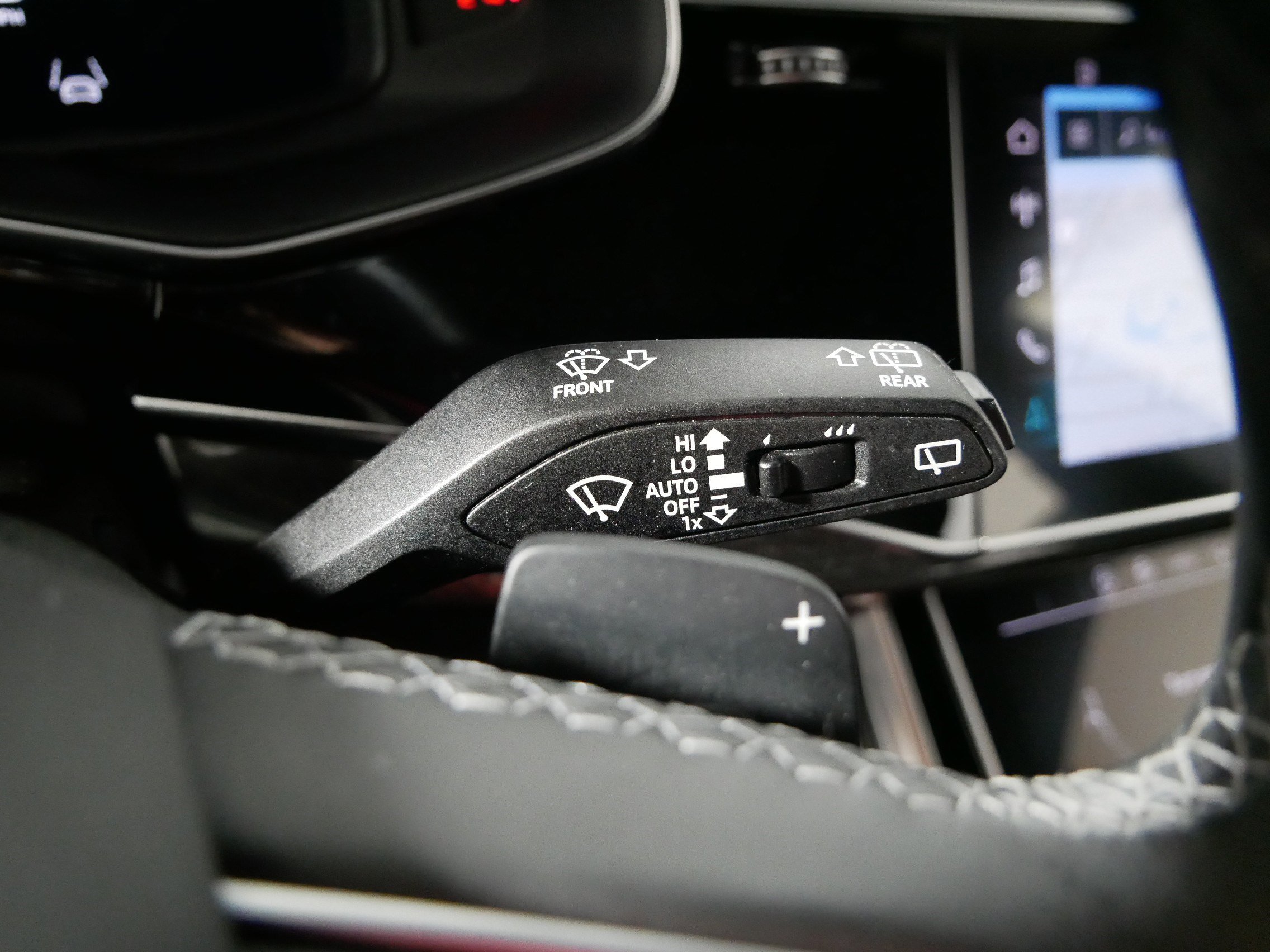 Used 2021 Audi Q8 Prestige w/ Prestige Package image 31