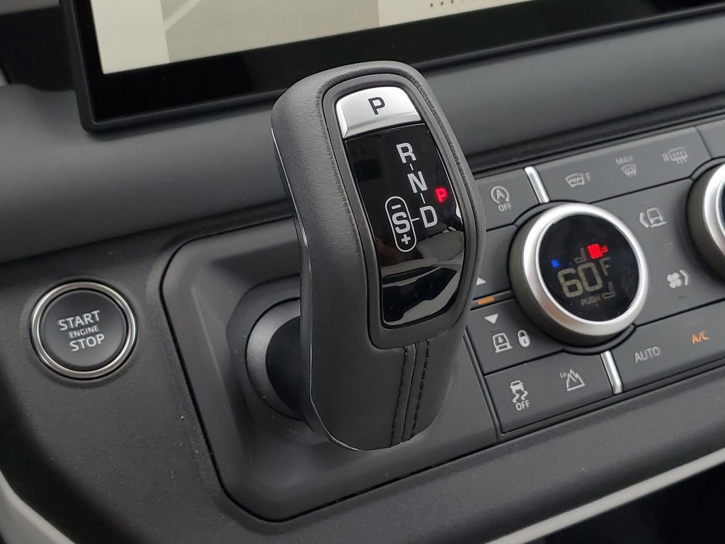 Used 2025 Land Rover Defender 130 X-Dynamic SE image 26