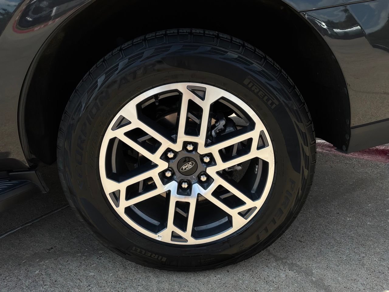 Used 2025 Ford Expedition Active AWD/4WD image 9