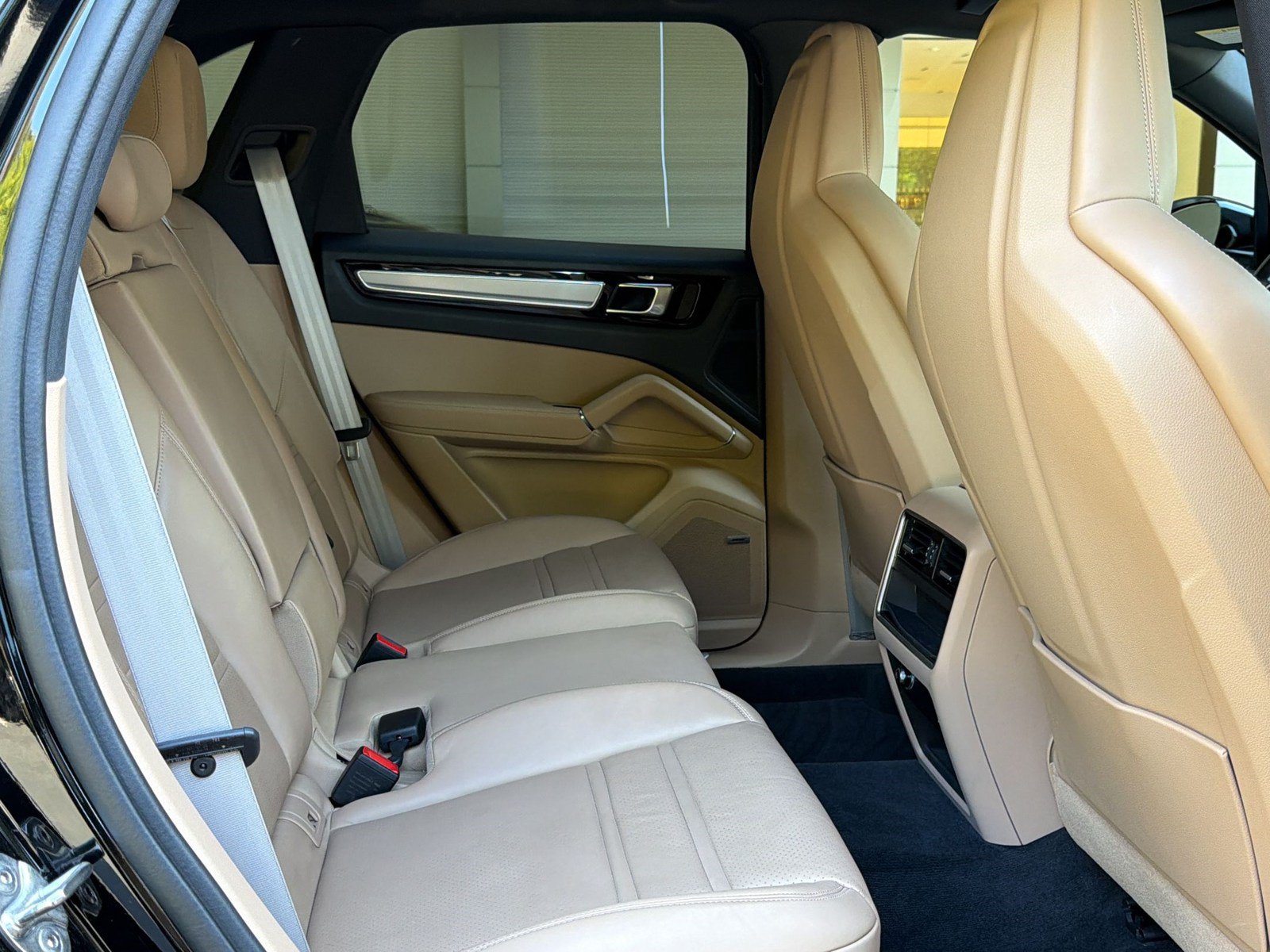 Used 2022 Porsche Cayenne E-Hybrid AWD/4WD image 30