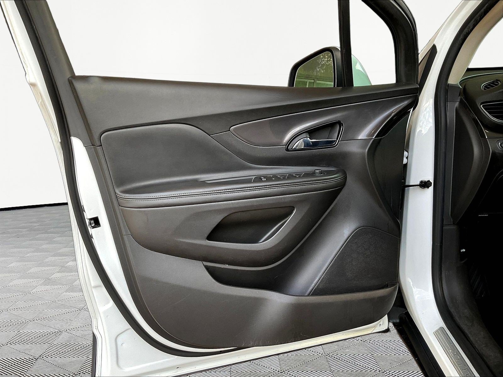 Used 2019 Buick Encore Preferred FWD image 18
