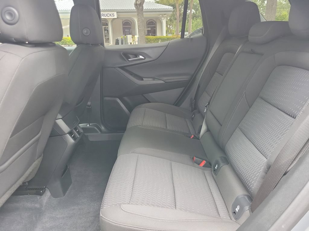 Used 2025 Chevrolet Equinox LT w/ Safety and Technology Package FWD image 7
