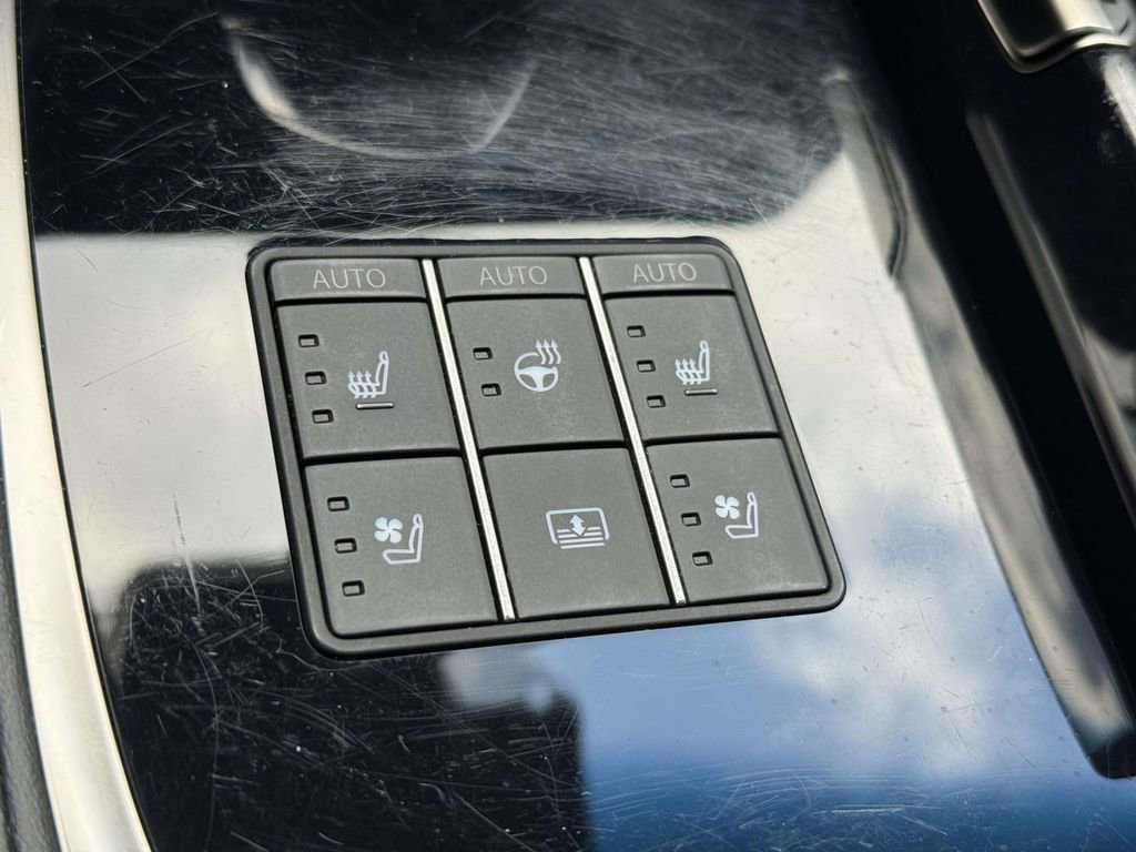 Used 2023 Lexus LS 500 F Sport w/ Cold Weather Package (CK) image 24