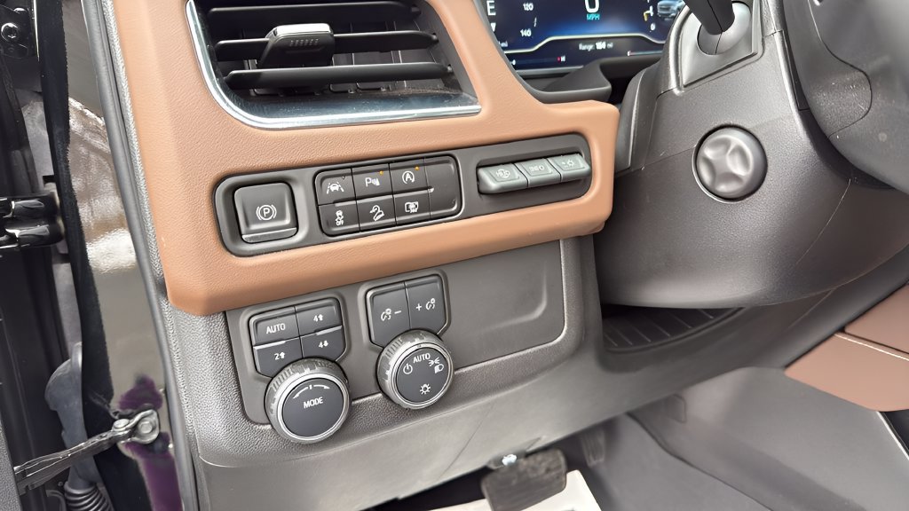 Used 2023 Chevrolet Tahoe High Country w/ LPO, Illumination Package AWD/4WD image 35