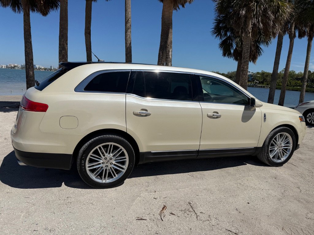 Used 2018 Lincoln MKT AWD w/ Technology Package image 6