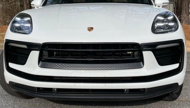 Used 2022 Porsche Macan Base image 3