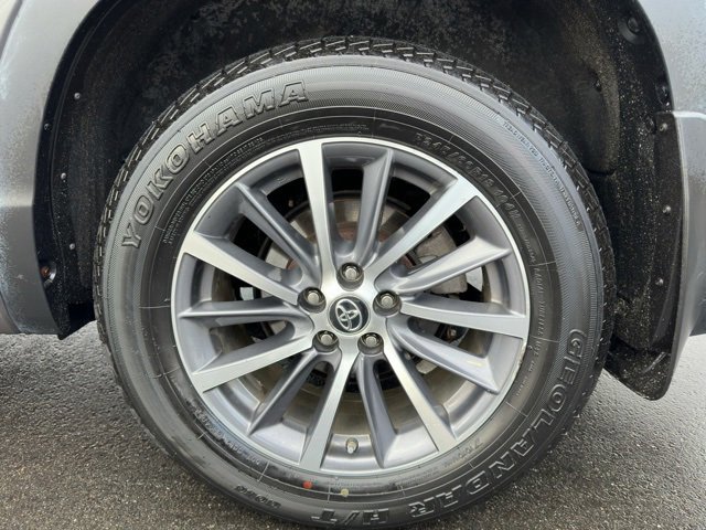 Used 2018 Toyota Highlander XLE image 29