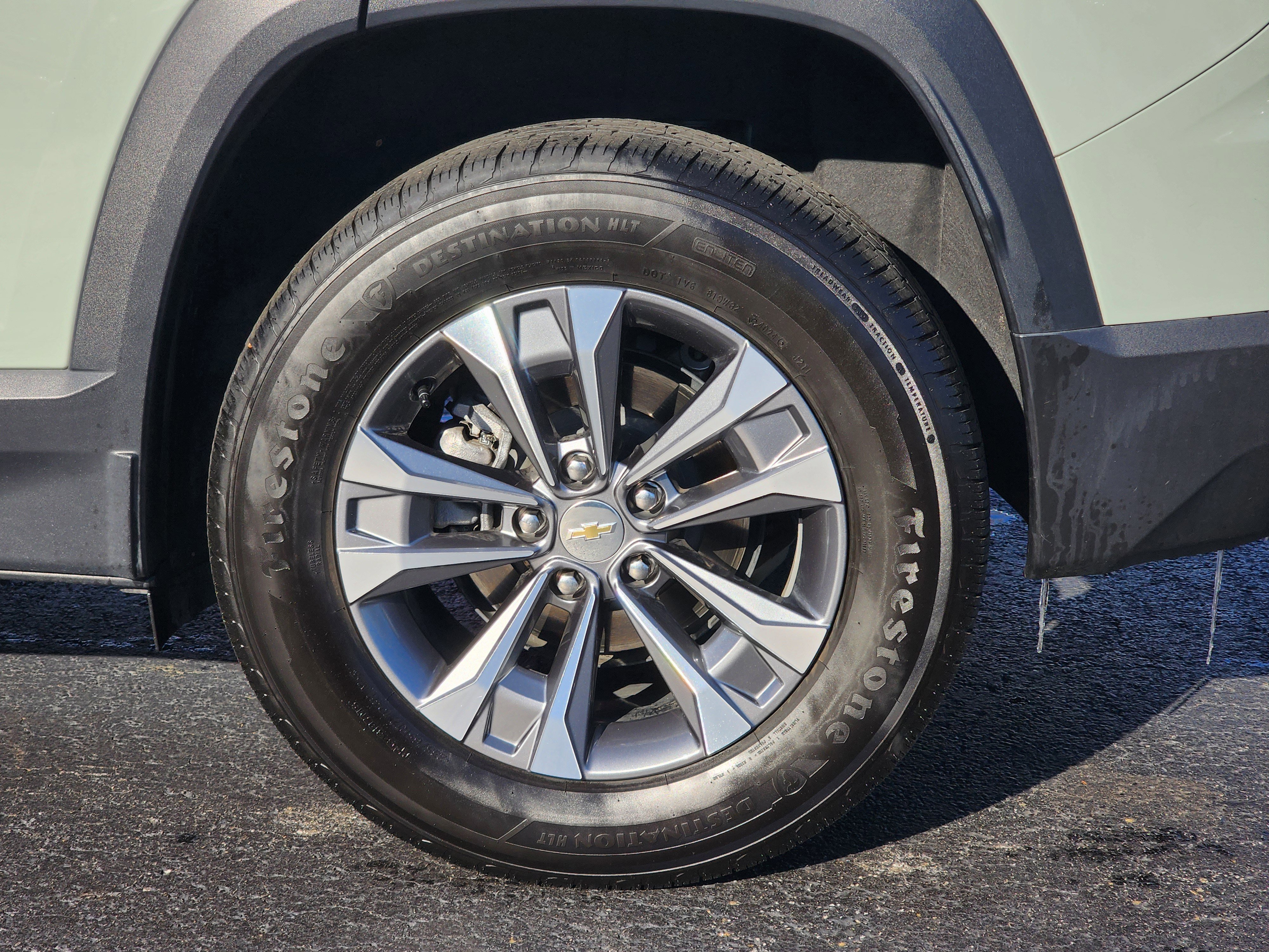 Used 2025 Chevrolet Equinox LT w/ Convenience Package II image 10