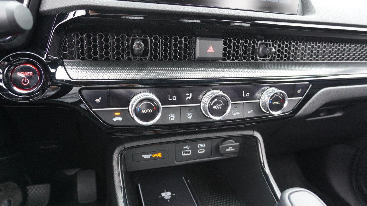 Used 2025 Honda CR-V Sport Touring image 19