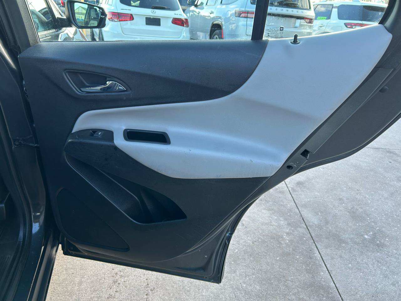 Used 2018 Chevrolet Equinox LS FWD image 15