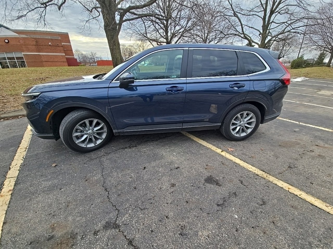 Used 2024 Honda CR-V EX-L image 5