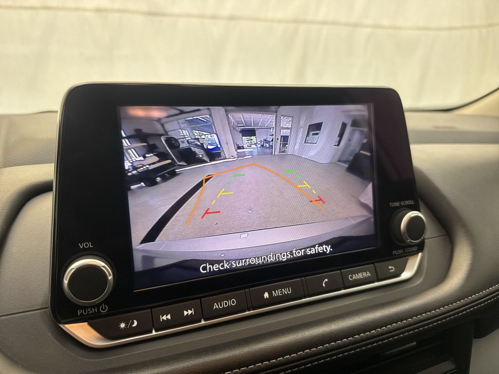 Used 2024 Nissan Rogue S FWD image 15