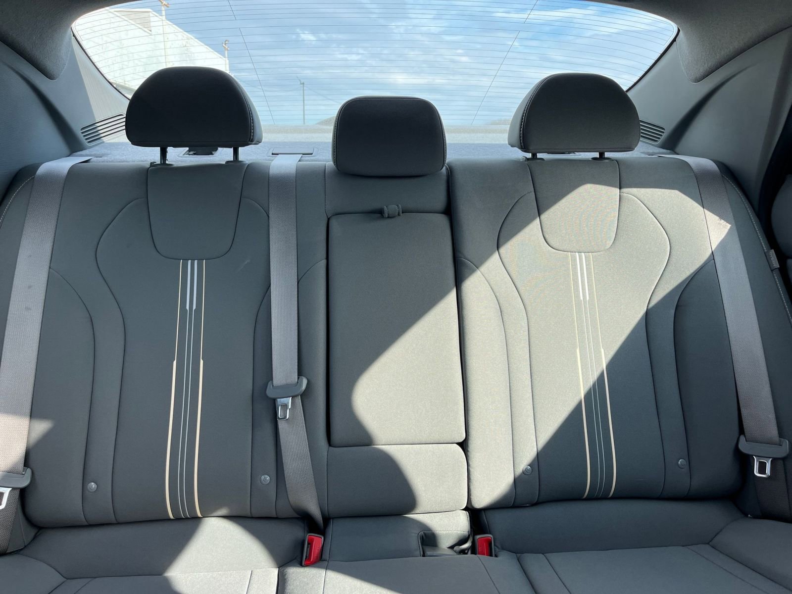 Used 2025 Hyundai Elantra SEL FWD image 39