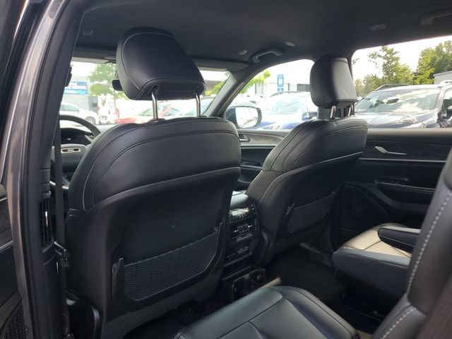 Certified 2025 Jeep Grand Cherokee L Limited w/ Black Appearance Package AWD/4WD image 15