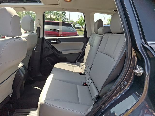 Used 2016 Subaru Forester 2.5i Limited AWD/4WD image 9