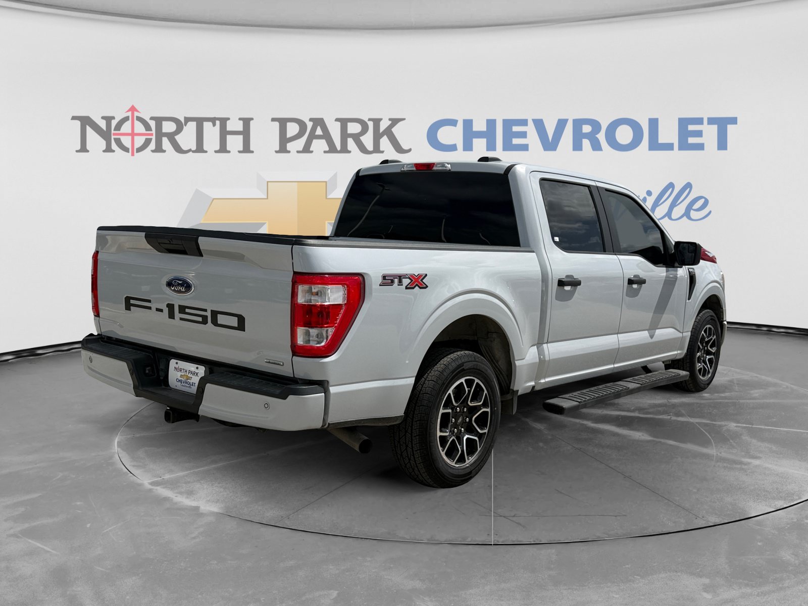 Used 2022 Ford F150 XL w/ STX Appearance Package RWD image 5
