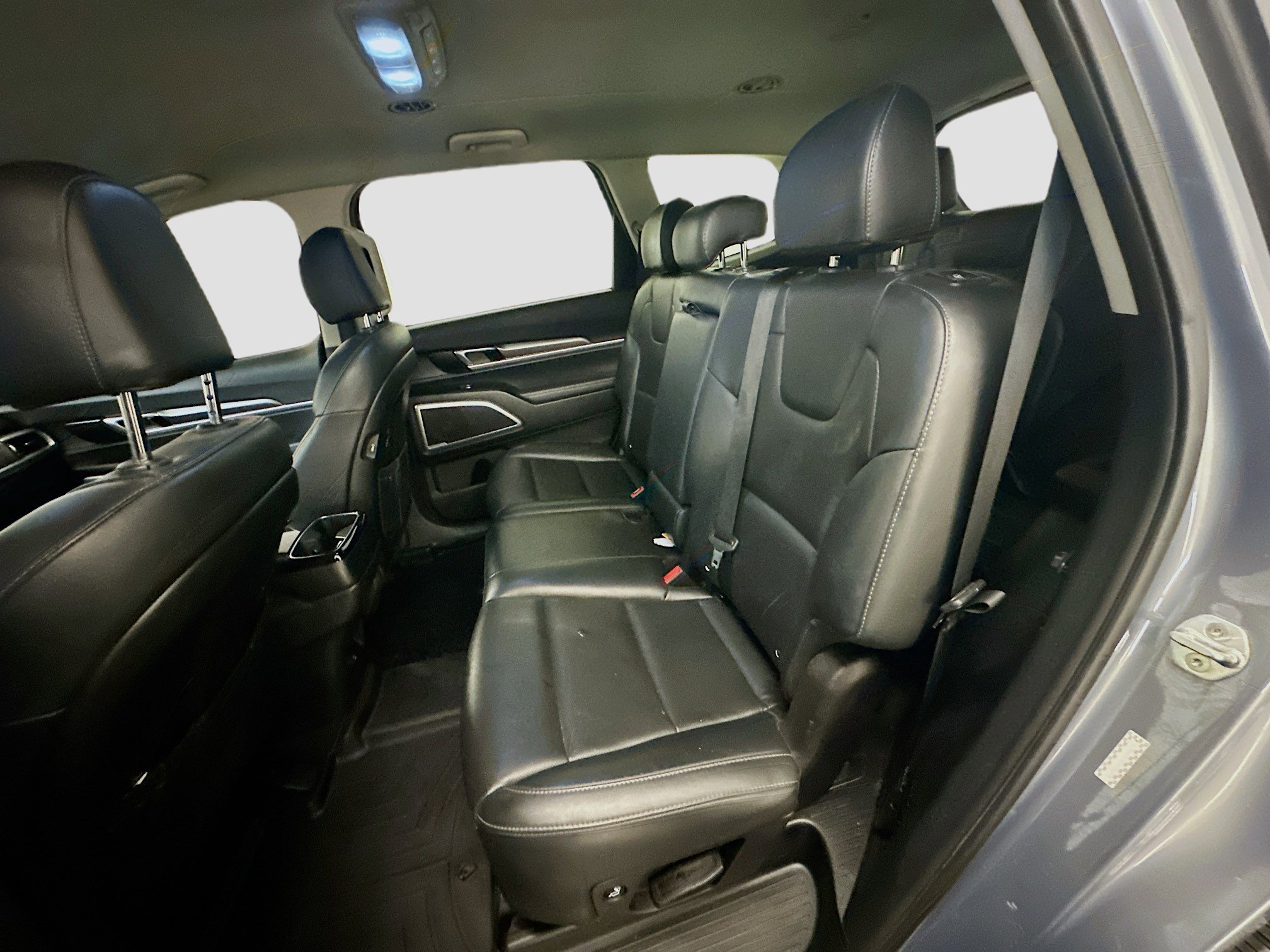 Used 2020 Kia Telluride LX image 28