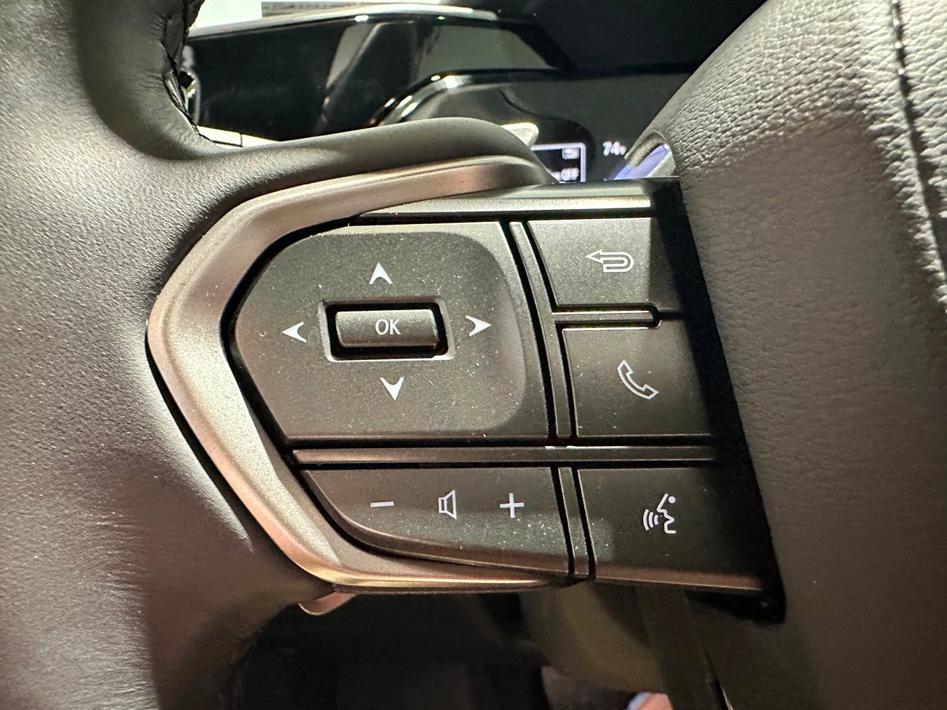 Used 2025 Lexus NX 350h AWD w/ Premium Package image 17
