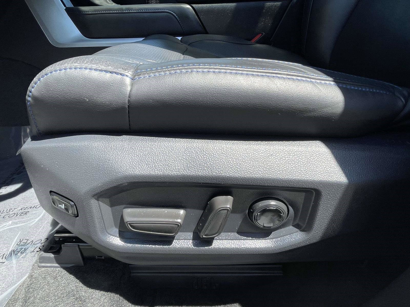 Used 2025 Toyota Tundra Platinum AWD/4WD image 17