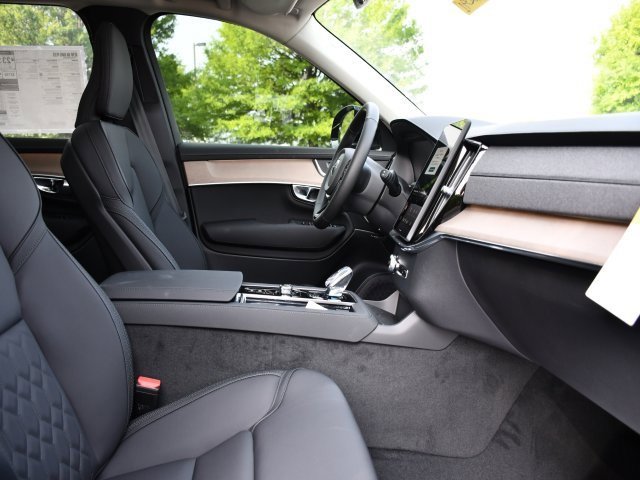 New 2025 Volvo XC90 B6 Plus image 30
