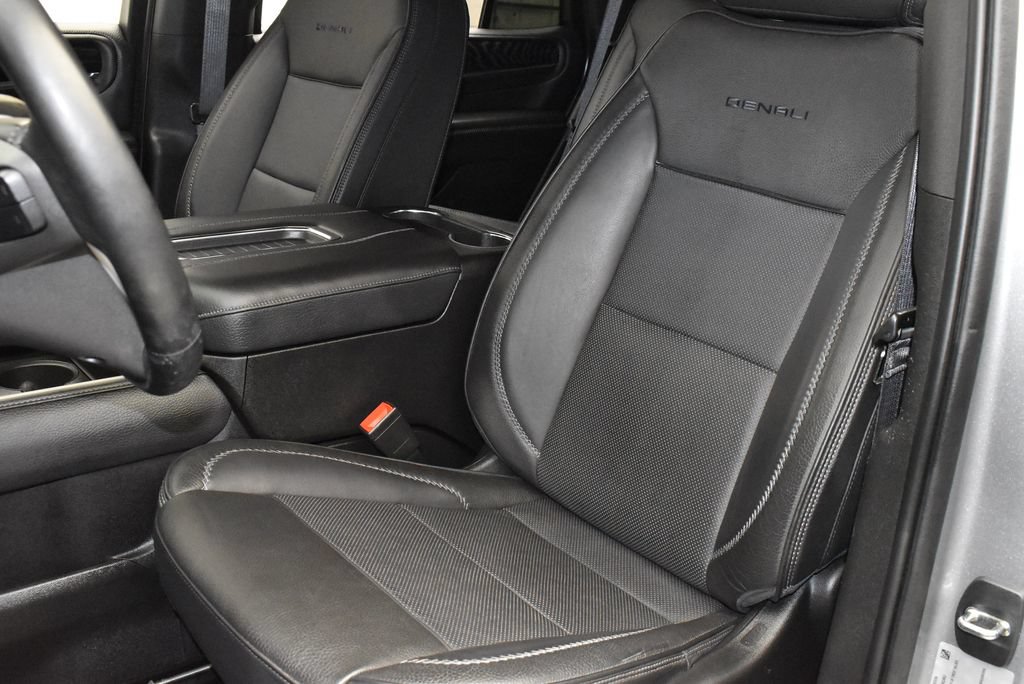 Used 2023 GMC Yukon Denali AWD/4WD image 15