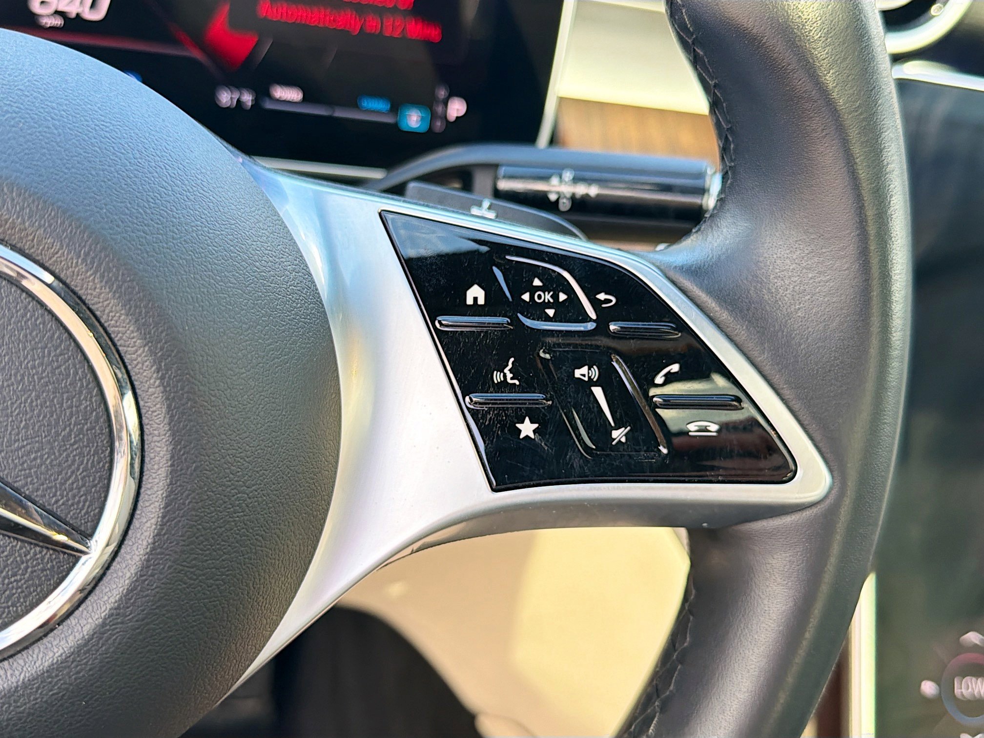 Used 2025 Mercedes-Benz C 300 4MATIC Sedan image 38